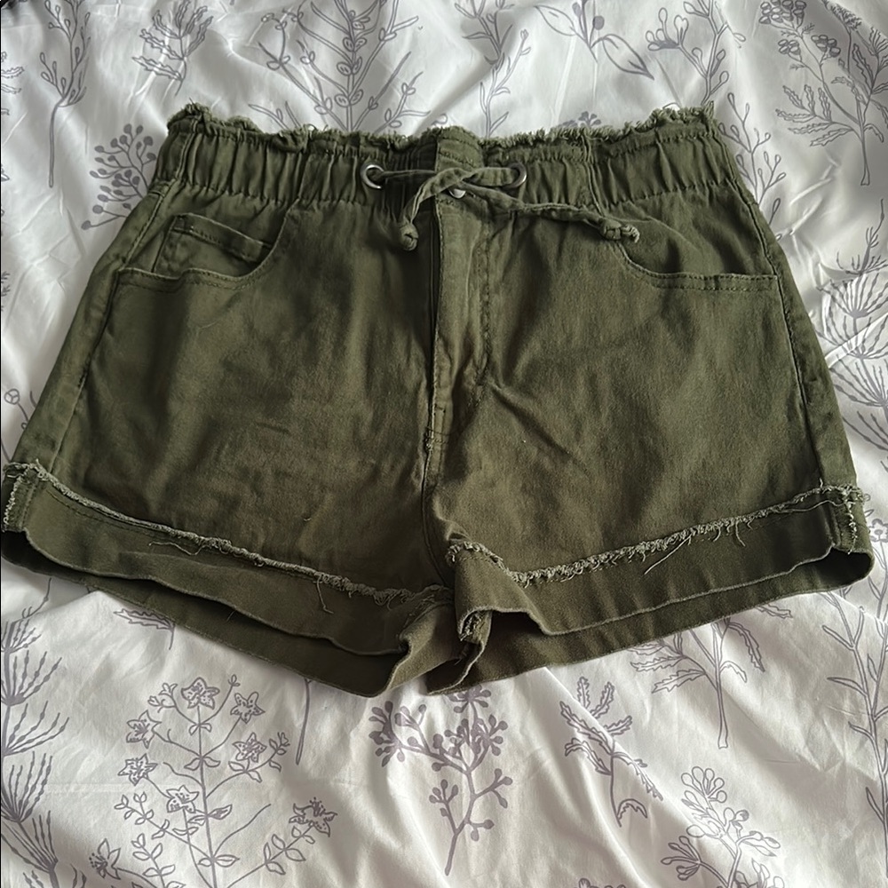 No Boundaries High Waist Green Shorts Elastic Waistband